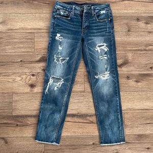 American Eagle Raw Hem Button fly Tomgirl Jean